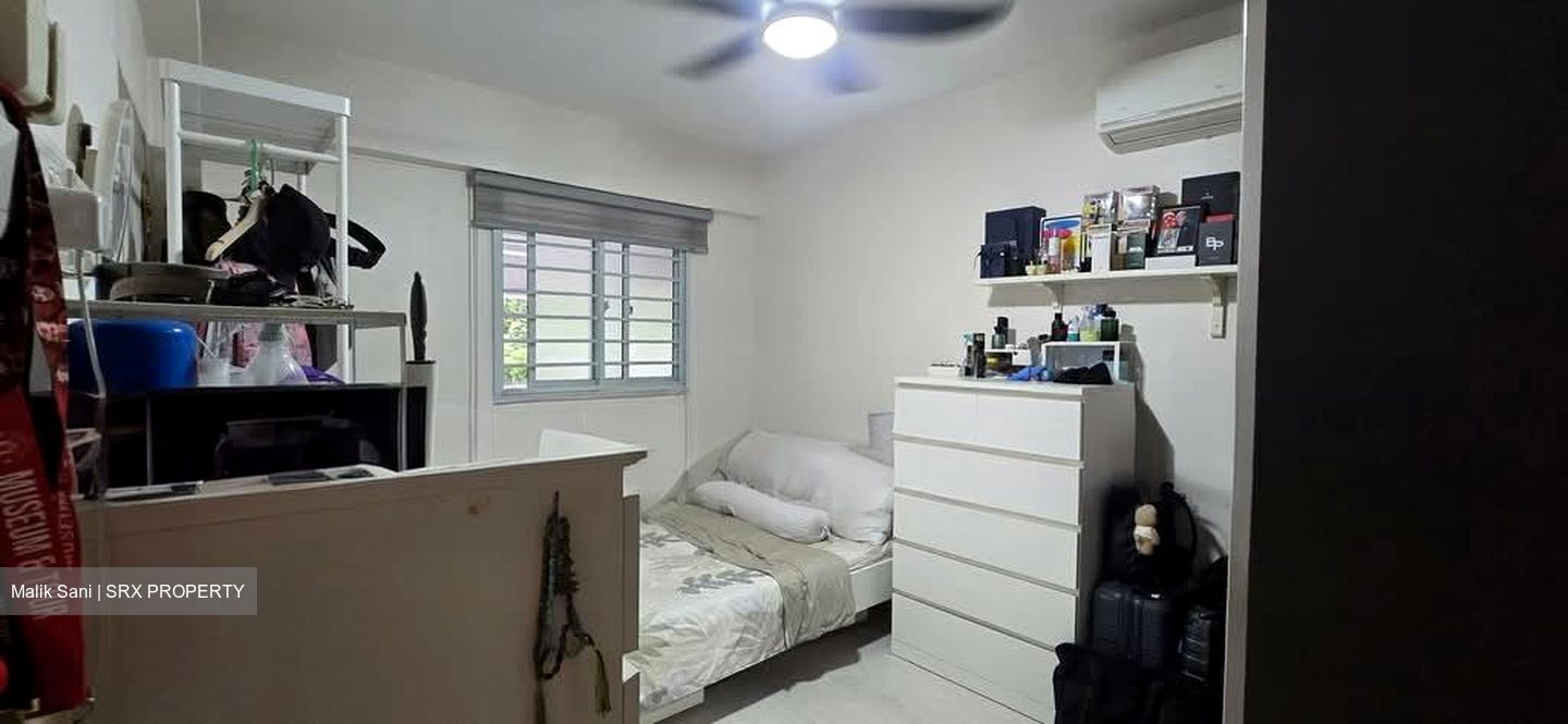 Blk 244 Jurong East Street 24 (Jurong East), HDB 3 Rooms #583427701